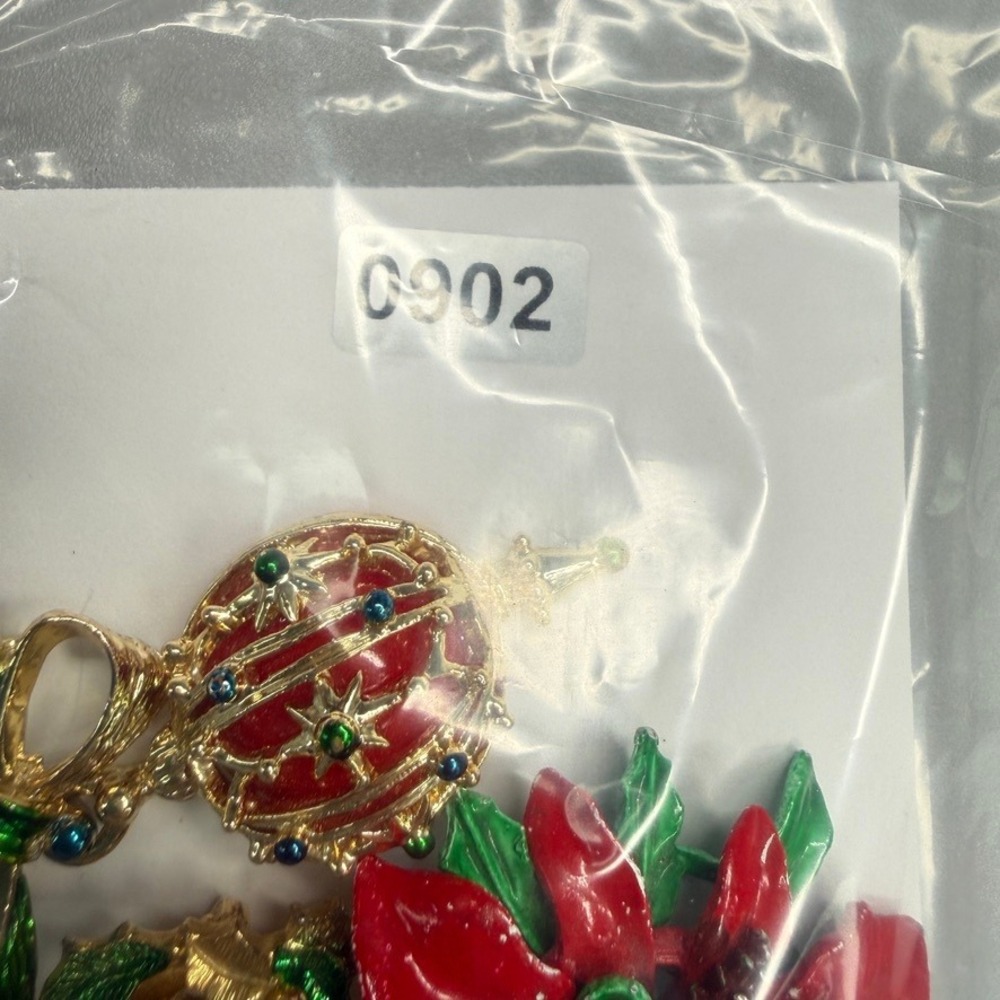Vintage Christmas Brooch Lot of 3 Poinsettia Wreath Ornament Red Green Gold Tone - Picture 9 of 9